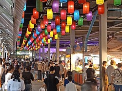 Thepphasit night market